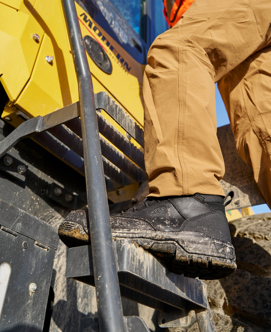 Men's Evanston 6 Waterproof Boot (Carbon Toe) | Black/Black - Image 9