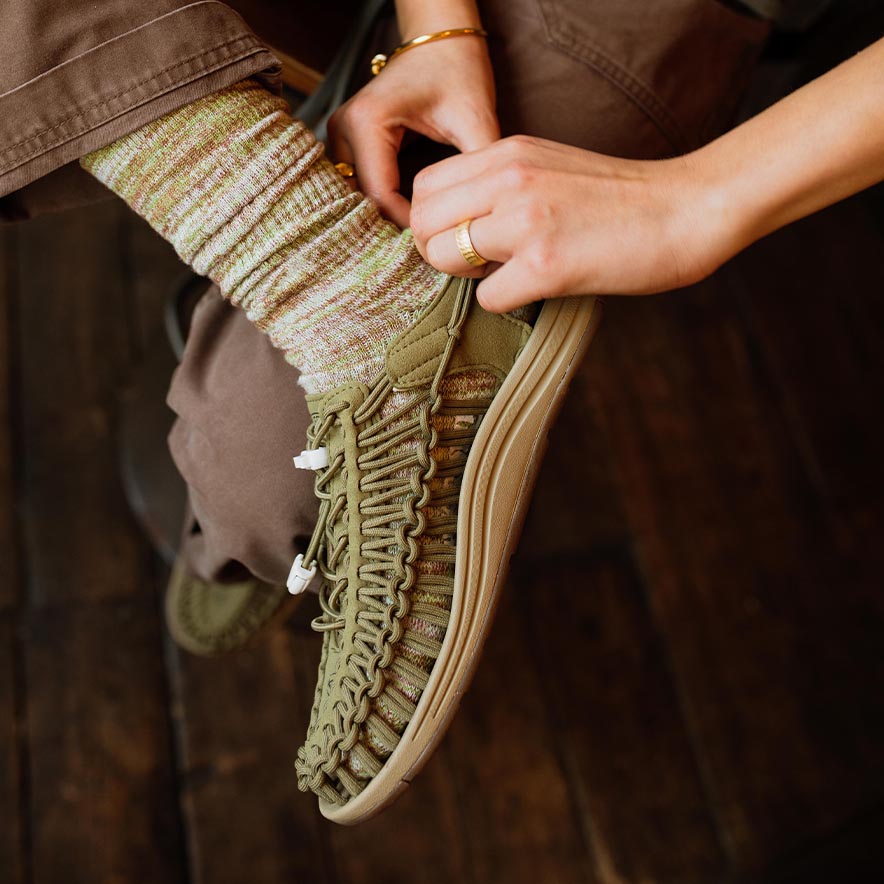 Women's UNEEK Sneaker | Martini Olive/Safari - Image 9