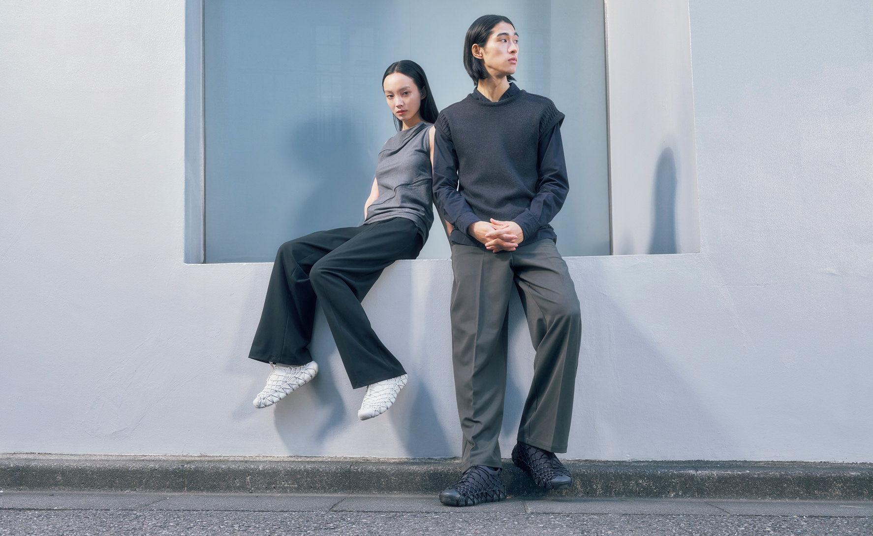 Women's UNEEK 360 Sneaker | Black/Magnet - Image 7