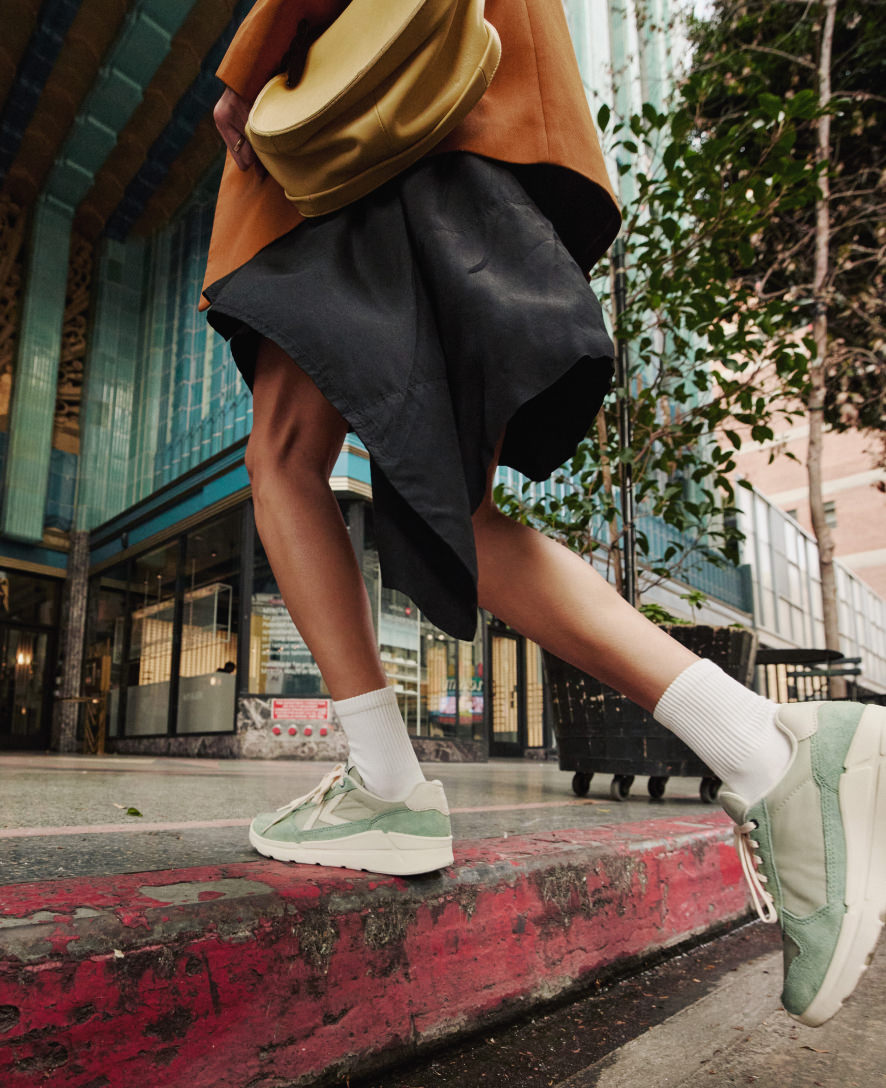 Women's KM2 Jogger | Black/Birch - Image 8